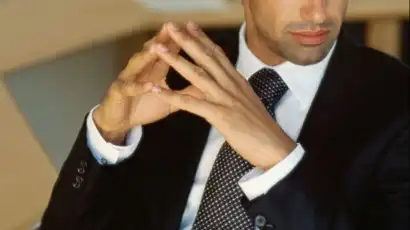 top-10-ways-to-show-confidence-with-body-language-flash
